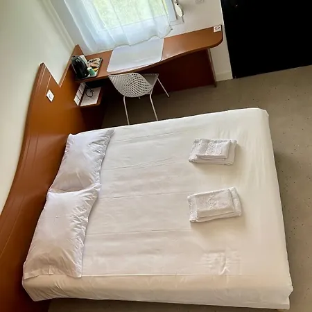 Hotel Halte - 1 étoile La Vergne (Charente-Maritime)