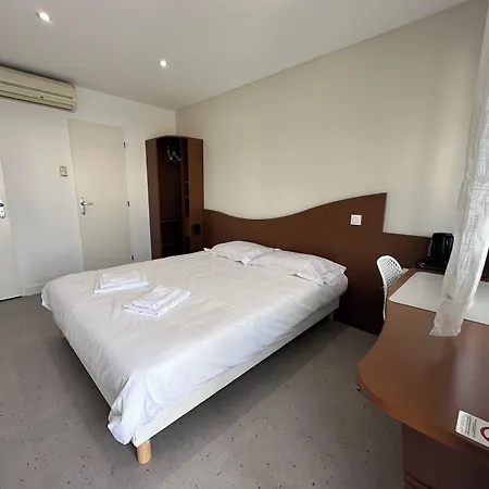 Halte - 1 étoile Hotel La Vergne (Charente-Maritime)