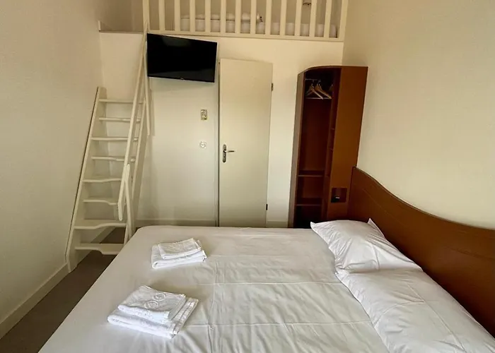 Halte - 1 étoile Hotel La Vergne (Charente-Maritime)