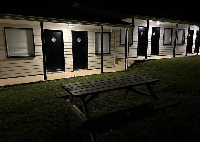 Halte - 1 étoile Hotel La Vergne (Charente-Maritime)