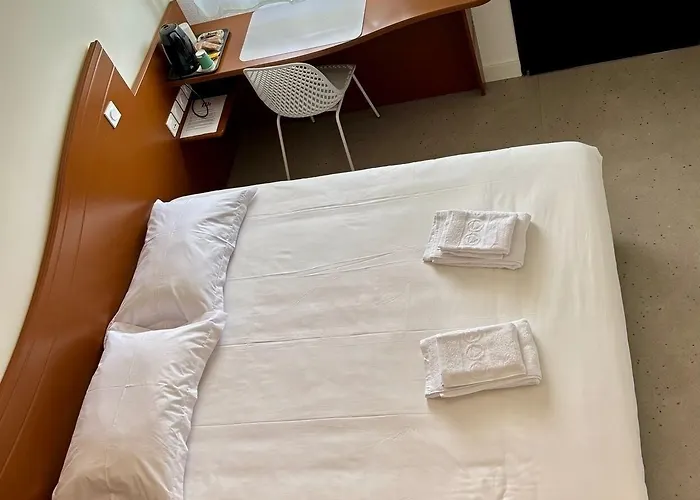 Hotel Halte - 1 étoile La Vergne (Charente-Maritime)