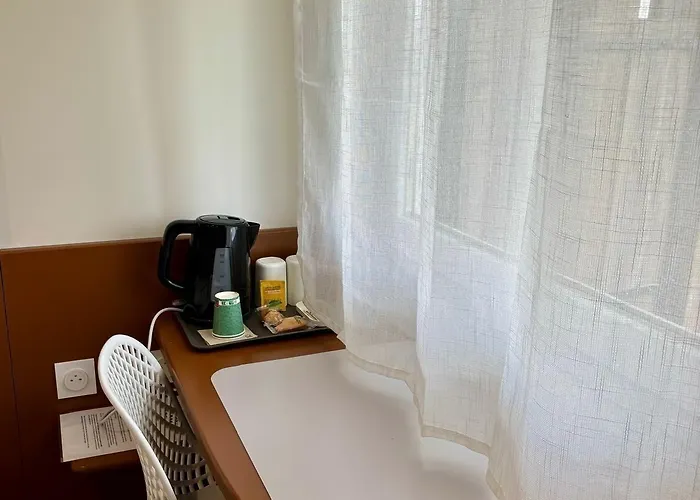 Halte - 1 étoile Hotel La Vergne (Charente-Maritime)